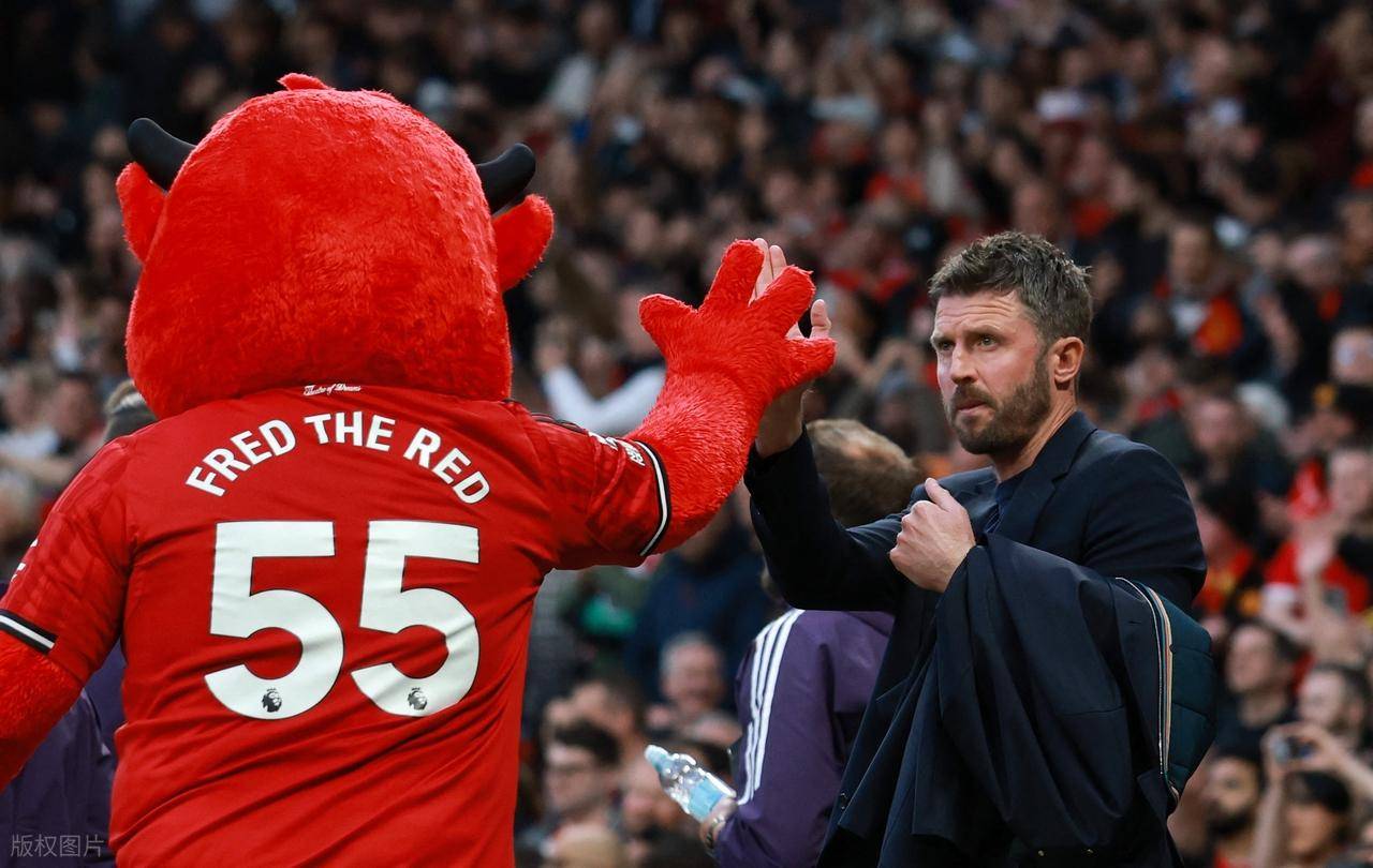 不敌曼联后，安德鲁斯才发现不对劲，难怪卡里克一直按兵不动