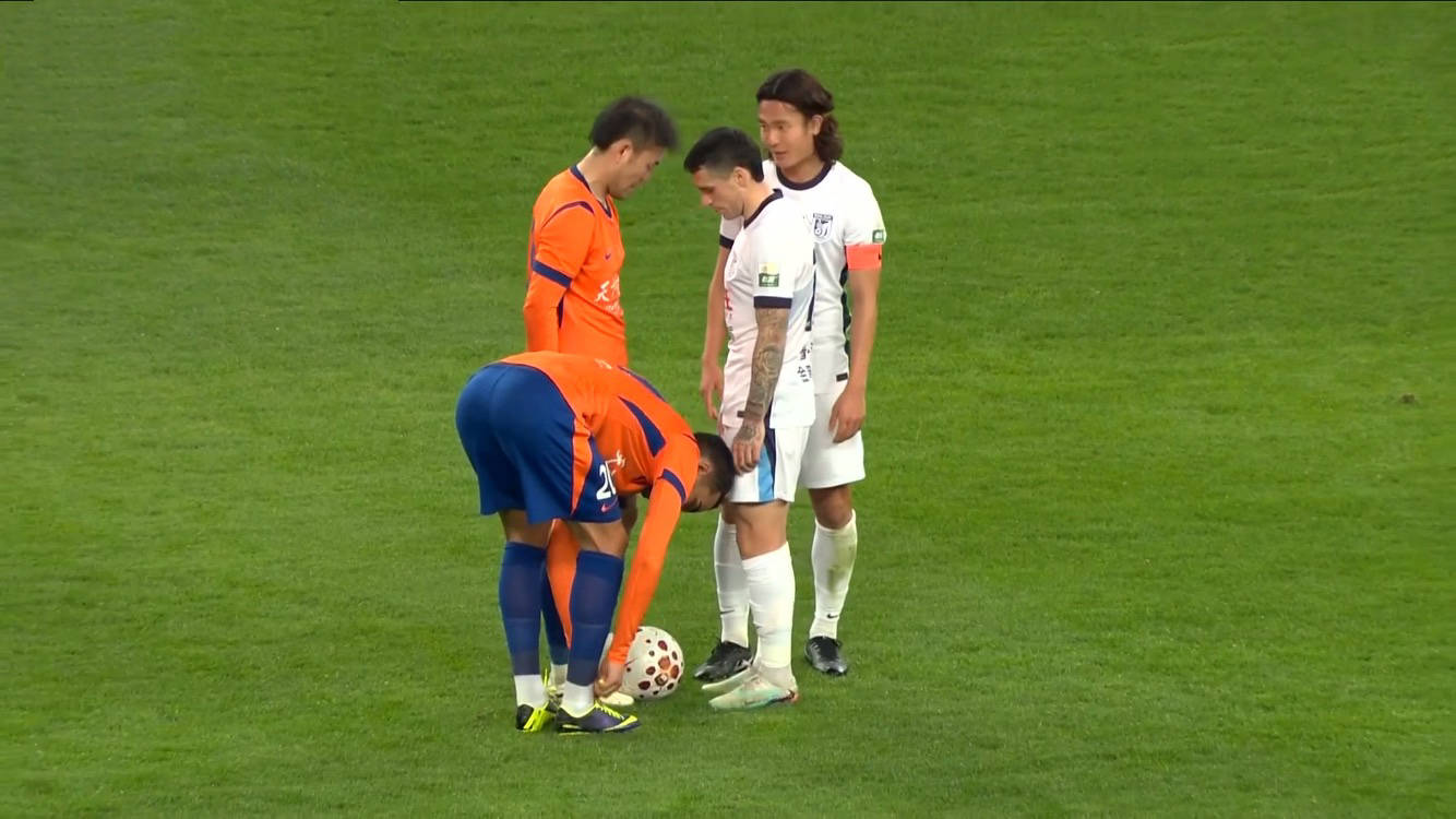 冯劲是来养老的，斯坦丘轻伤不下火线大连迎来两连主场冲击4连胜