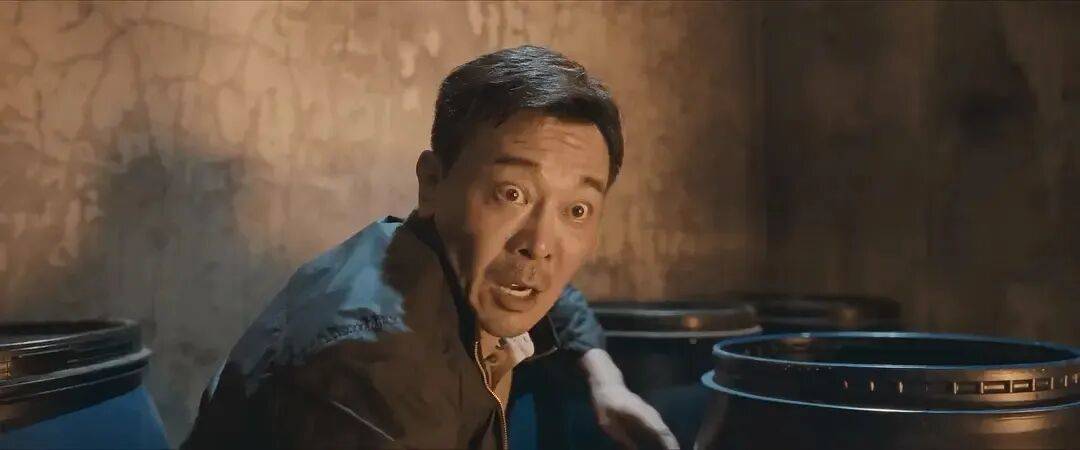 梁颂晴王李丹妮擦边香艳！包贝尔再演坏淫网大又肤浅生猛