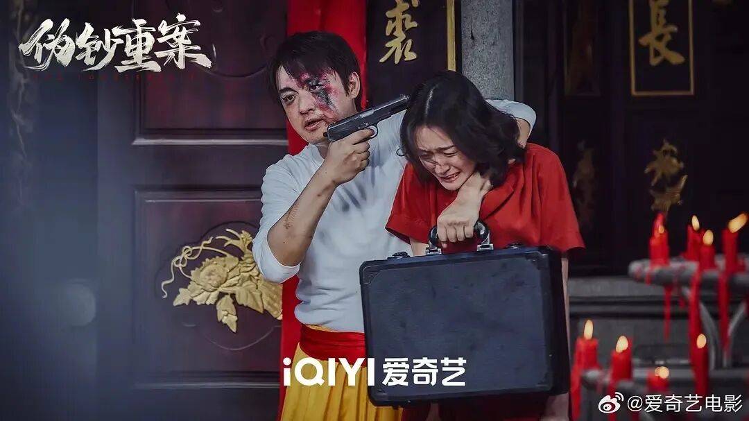梁颂晴王李丹妮擦边香艳！包贝尔再演坏淫网大又肤浅生猛