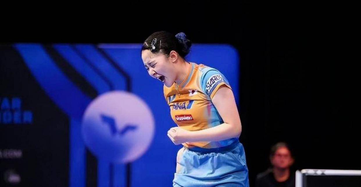 17岁天才少女在大赛中败给经验更丰富对手，实力差距暴露无遗，年轻还需打磨心态和技巧